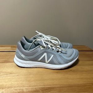New Balance 77 V2 Running Shoes